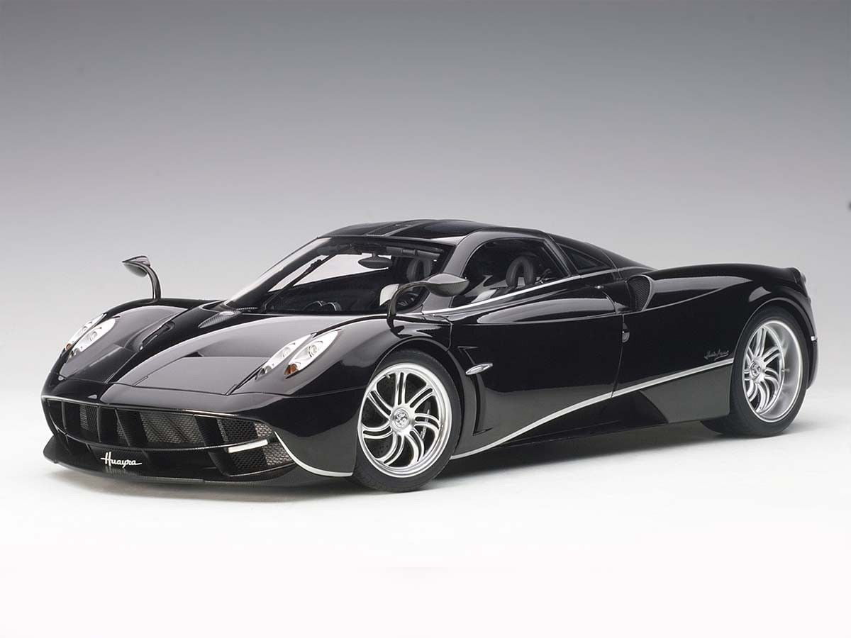 AUTOart 12233 - 1/12 Composite Pagani Huayra (Glossy Black/Stripes/Silver
