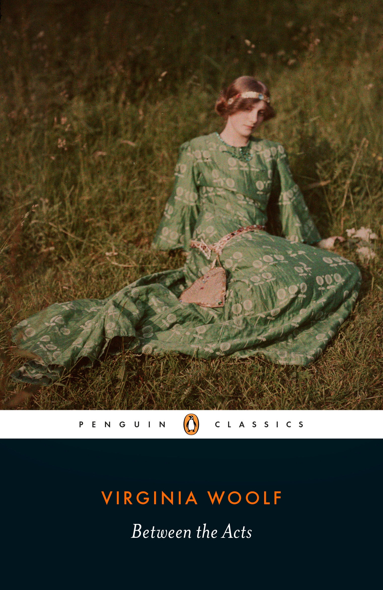 Between the Acts by Virginia Woolf (Paperback Book)