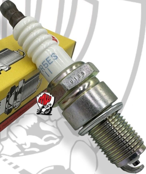 4x NGK BPR5ES-11 4424 Standard Spark Plugs