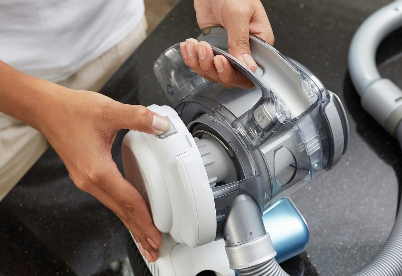 Black & Decker 14.4V Cordless Dustbuster Flexi Handheld Vacuum Cleaner PD1420LP