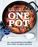 One Pot by Editors of Martha Stewart Living (Paperback Book)