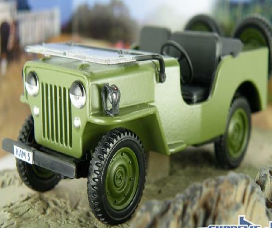 WILLYS JEEP M606 MODEL CAR JAMES BOND OCTOPUSSY FILM GREEN ARMY 1:43 SCALE IXO K