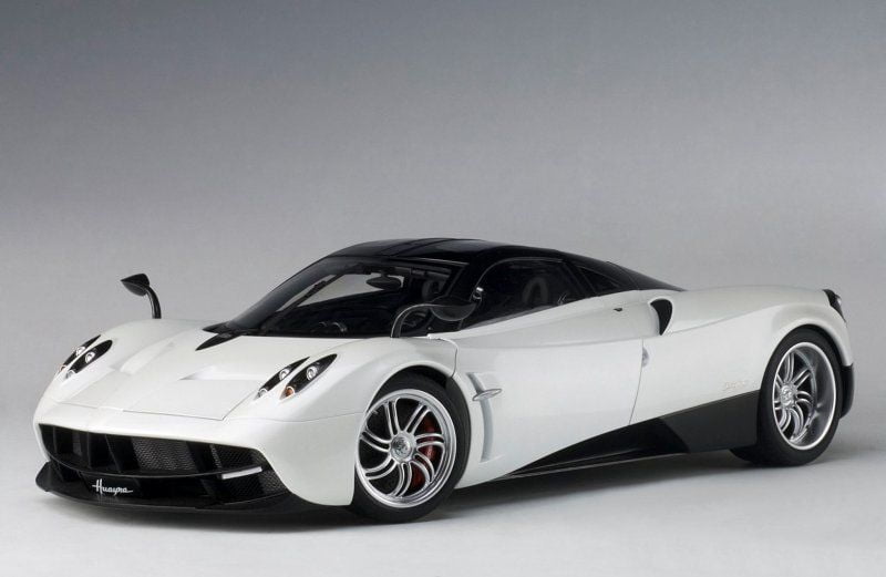 AUTOart 12231 - 1/12 Composite Pagani Huayra (White/Silver Wheels) 2011