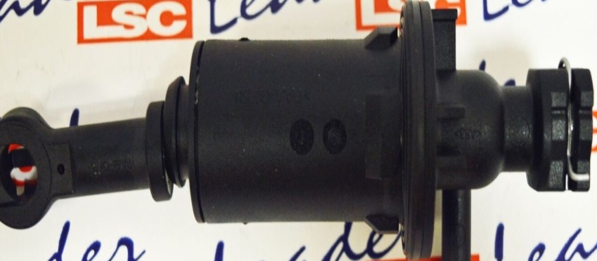 GENUINE OEM CLUTCH MASTER CYLINDER for Nissan PRIMASTAR NEW 3061000QAH